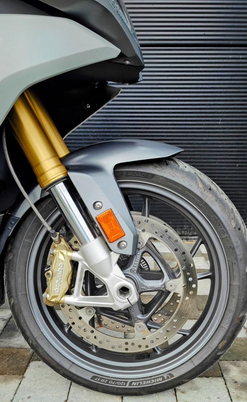 BMW R1200RS