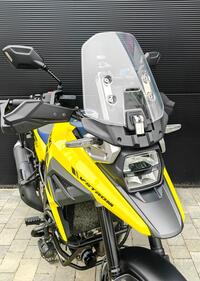 SUZUKI V-STROM 1050