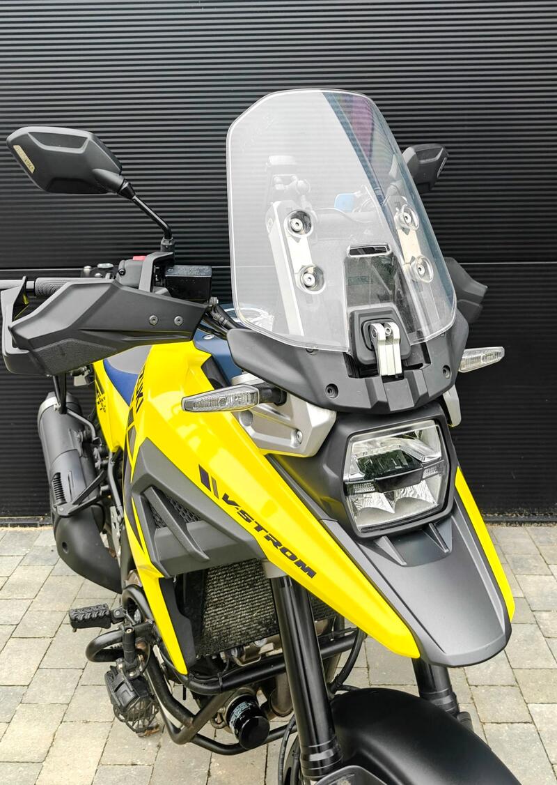 SUZUKI V-STROM 1050
