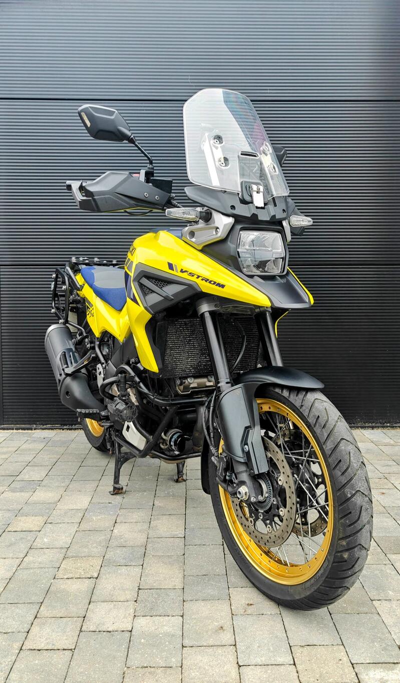 SUZUKI V-STROM 1050