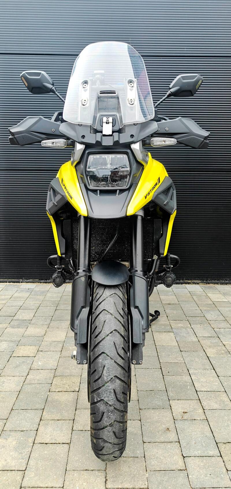 SUZUKI V-STROM 1050