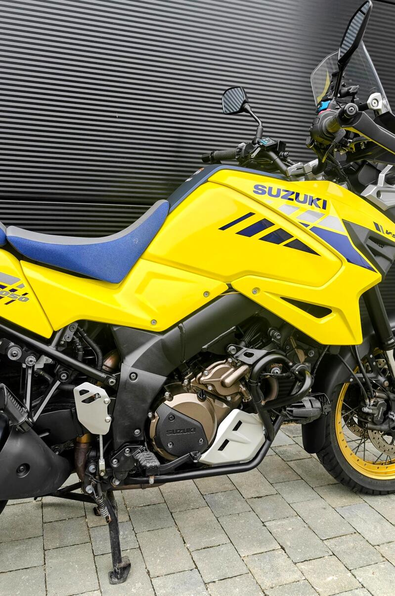 SUZUKI V-STROM 1050