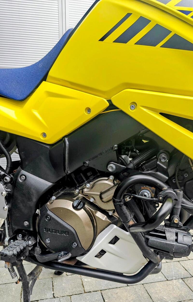 SUZUKI V-STROM 1050