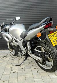 SUZUKI SV650S