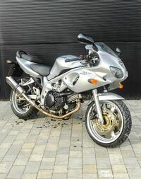 SUZUKI SV650S