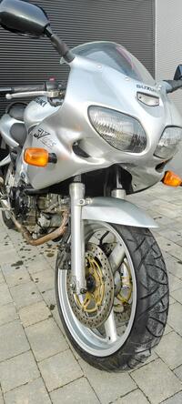 SUZUKI SV650S