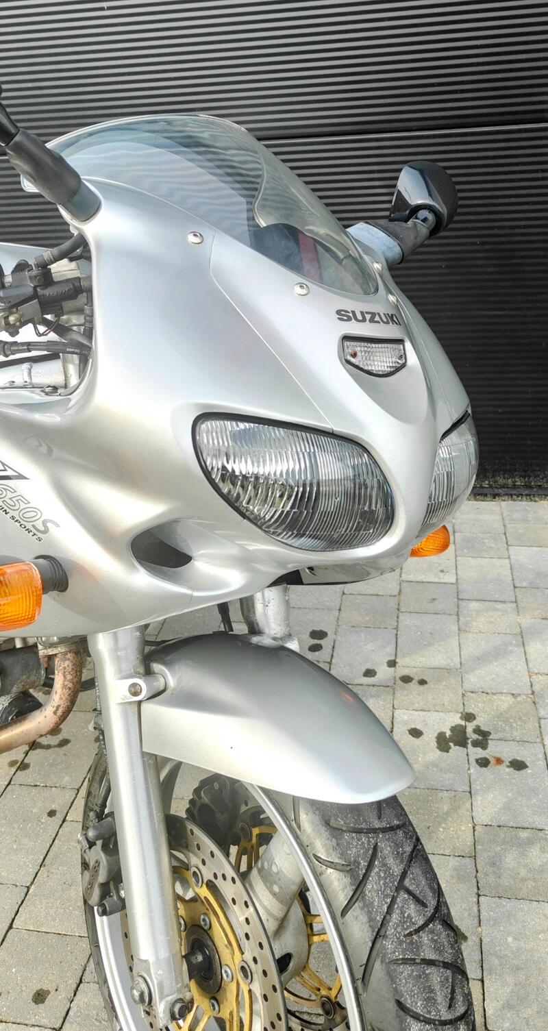 SUZUKI SV650S