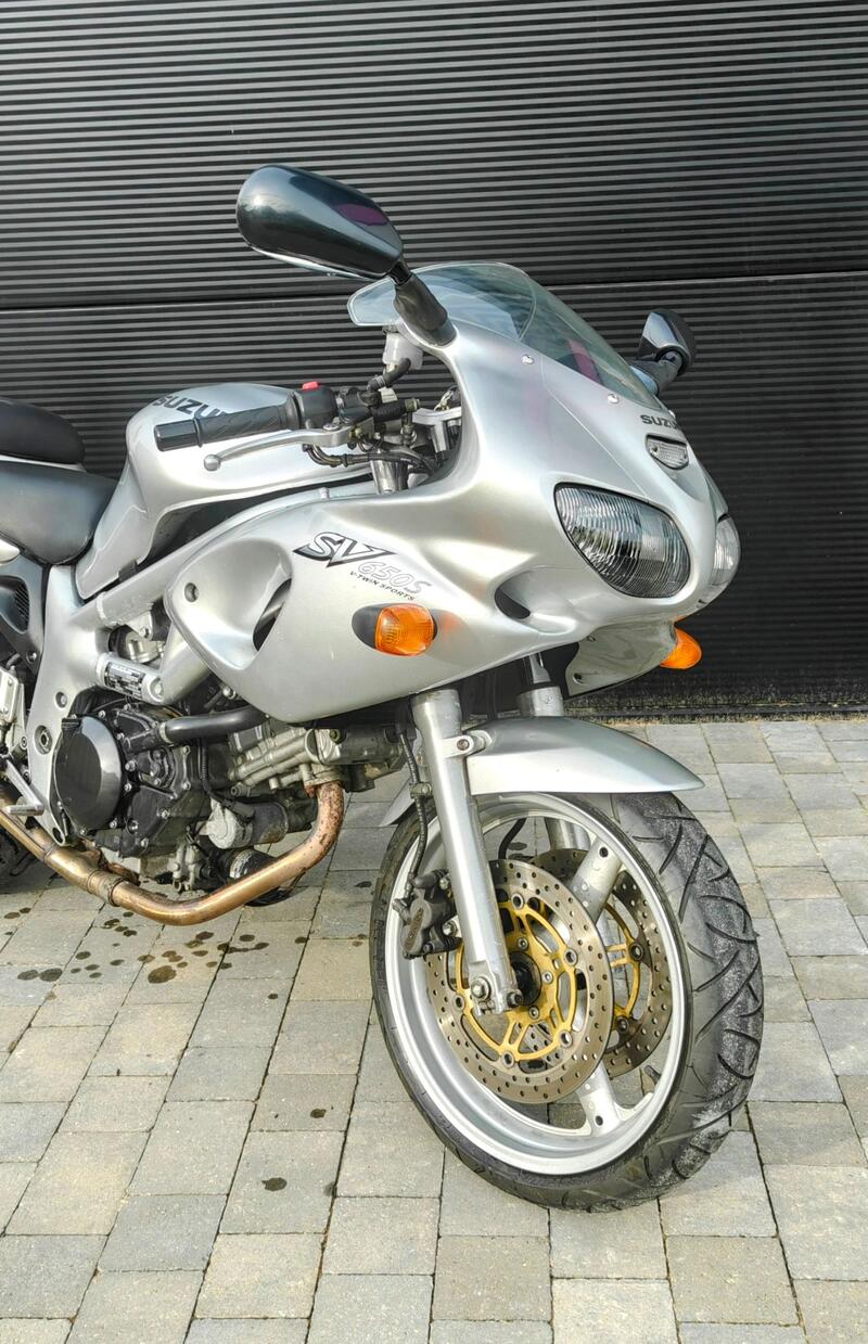 SUZUKI SV650S