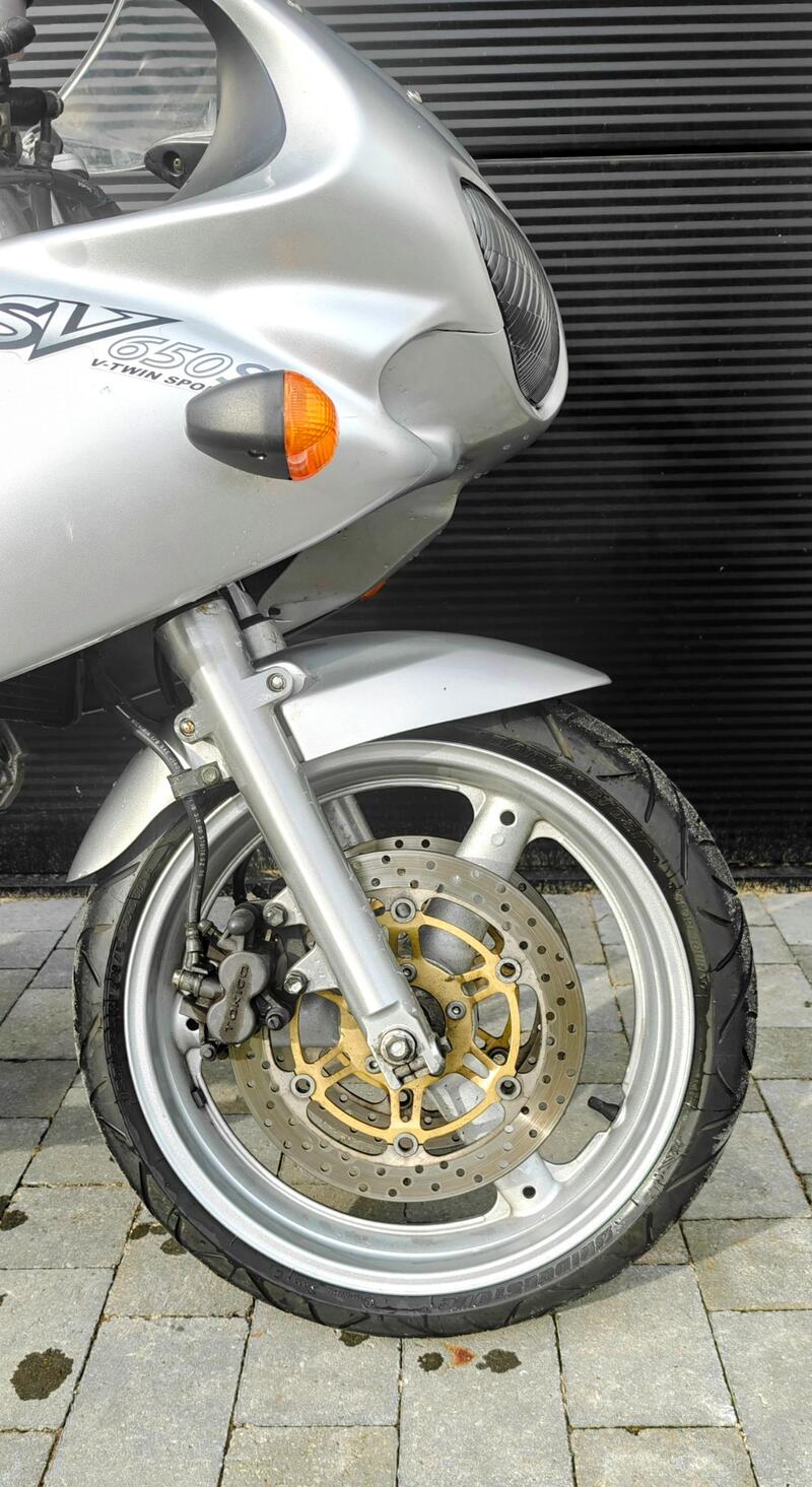 SUZUKI SV650S