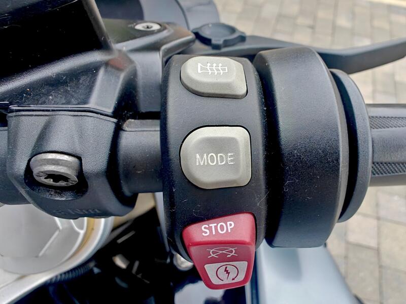 BMW R1200RS