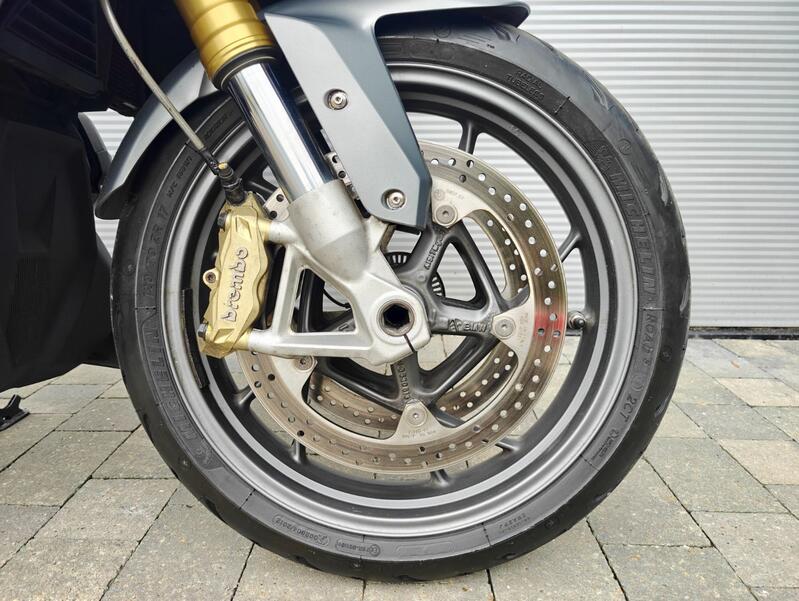 BMW R1200RS