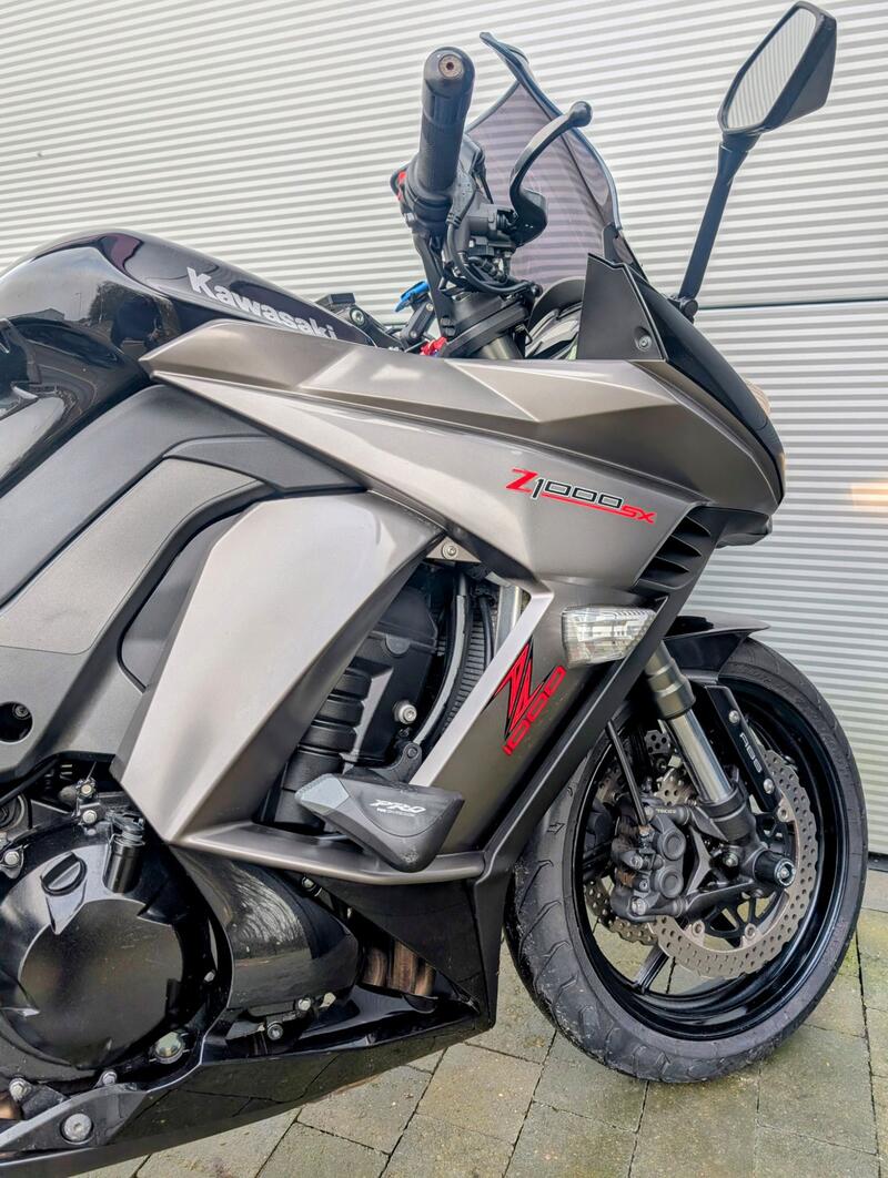 KAWASAKI Z1000