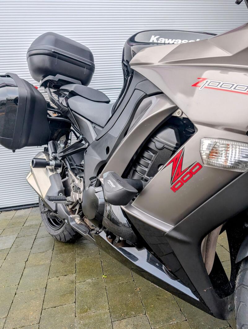 KAWASAKI Z1000