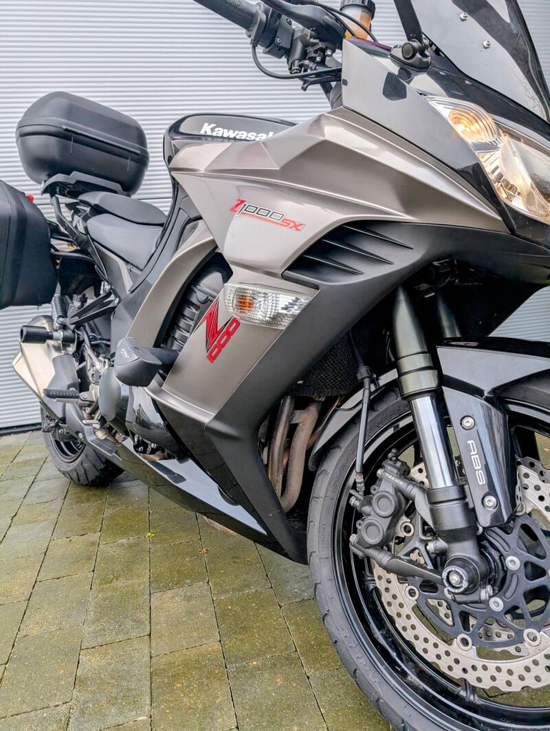 KAWASAKI Z1000
