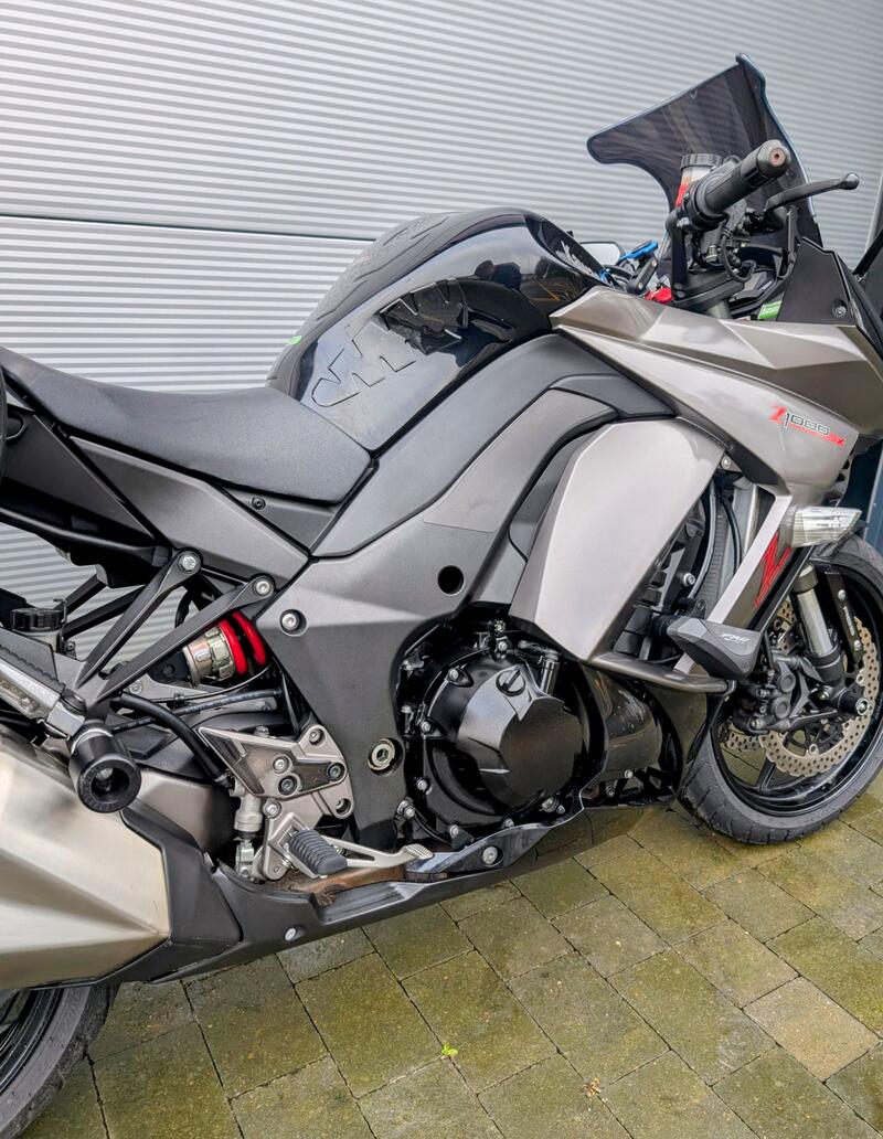 KAWASAKI Z1000