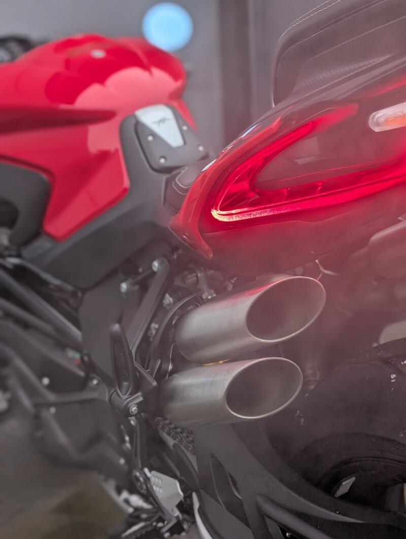 MV AGUSTA BRUTALE
