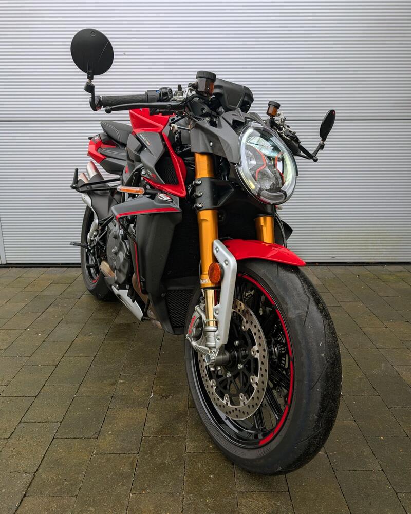 MV AGUSTA BRUTALE