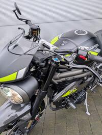 TRIUMPH SPEED TRIPLE 1050