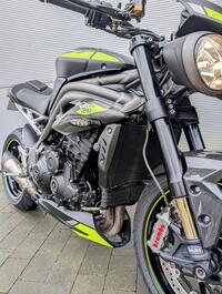 TRIUMPH SPEED TRIPLE 1050