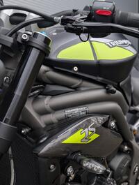 TRIUMPH SPEED TRIPLE 1050