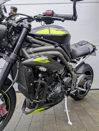 TRIUMPH SPEED TRIPLE 1050