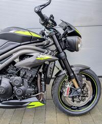 TRIUMPH SPEED TRIPLE 1050