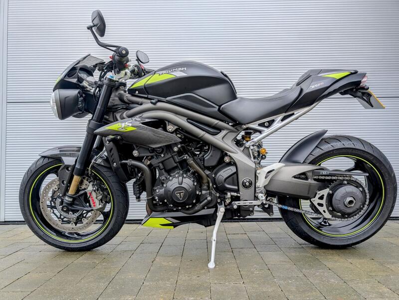 TRIUMPH SPEED TRIPLE 1050