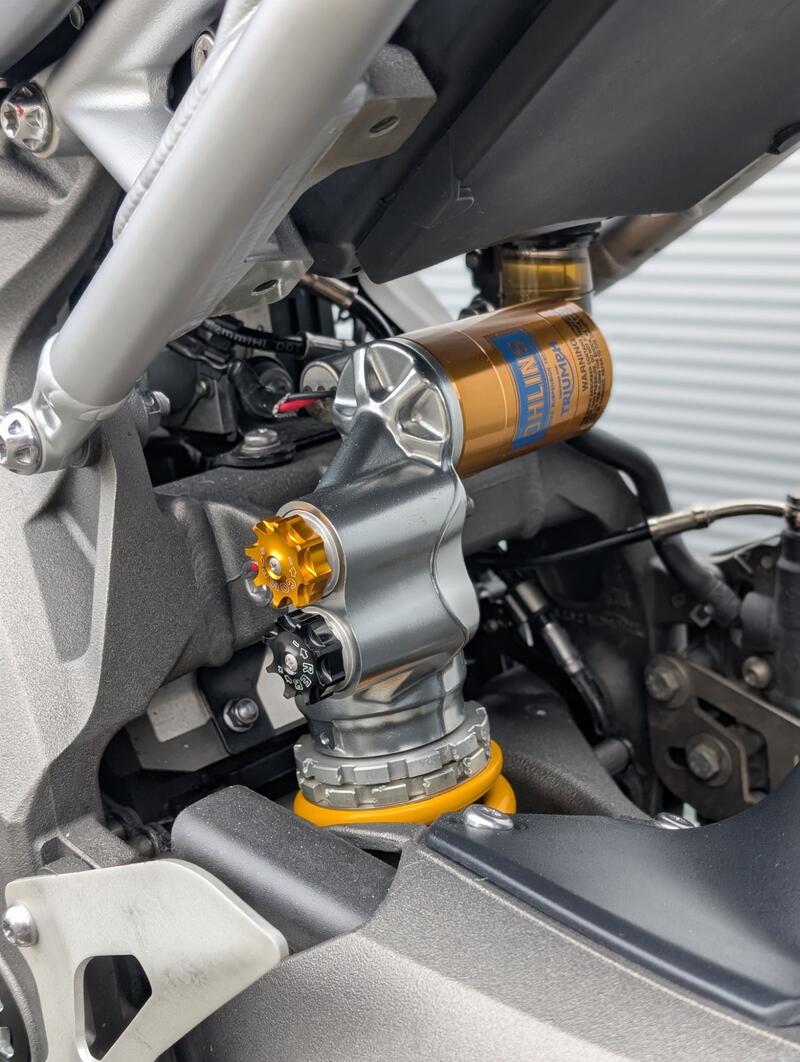 TRIUMPH SPEED TRIPLE 1050