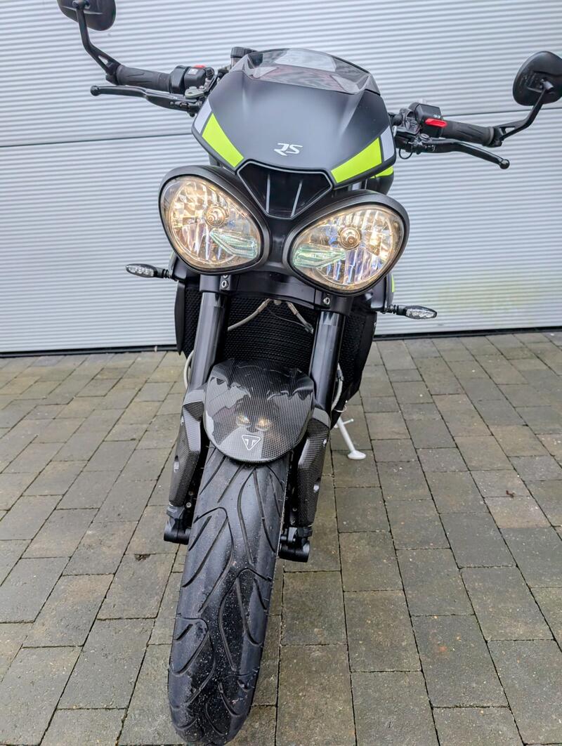 TRIUMPH SPEED TRIPLE 1050