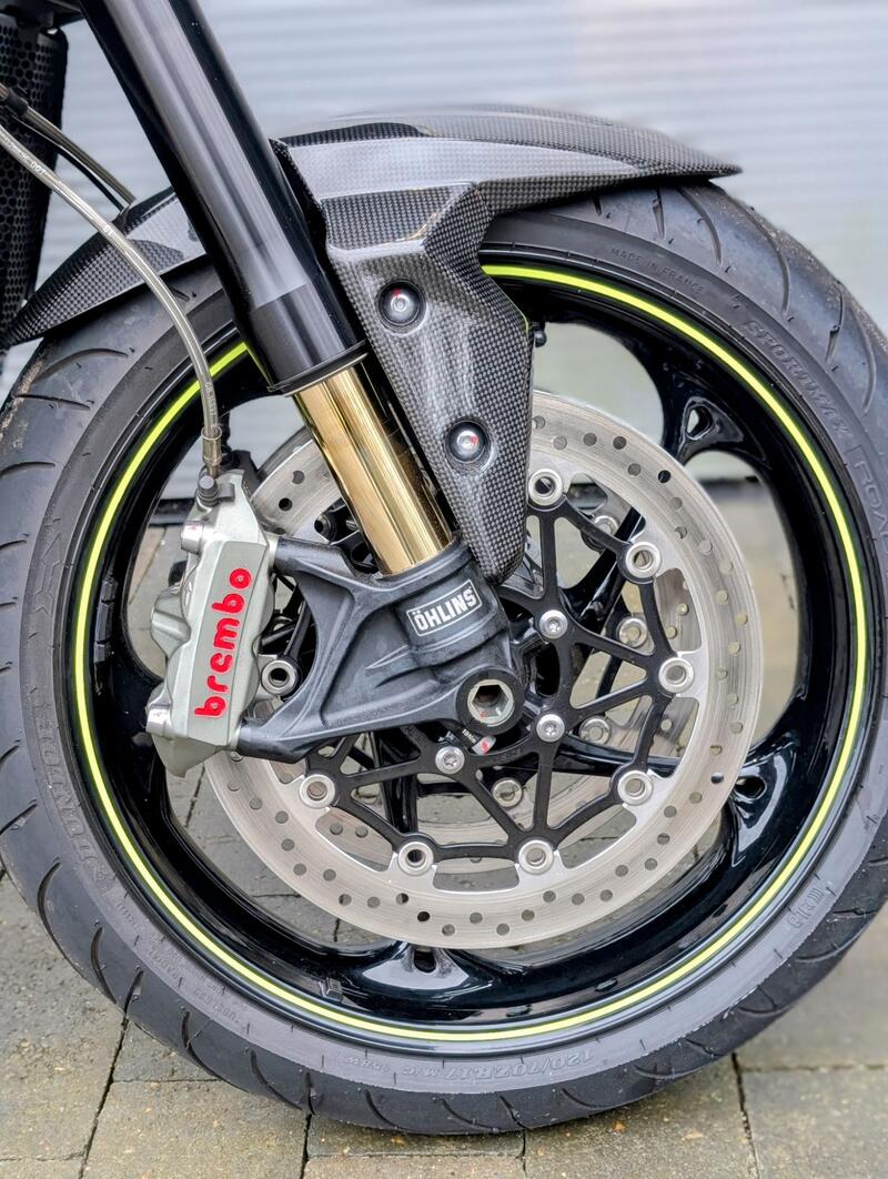 TRIUMPH SPEED TRIPLE 1050