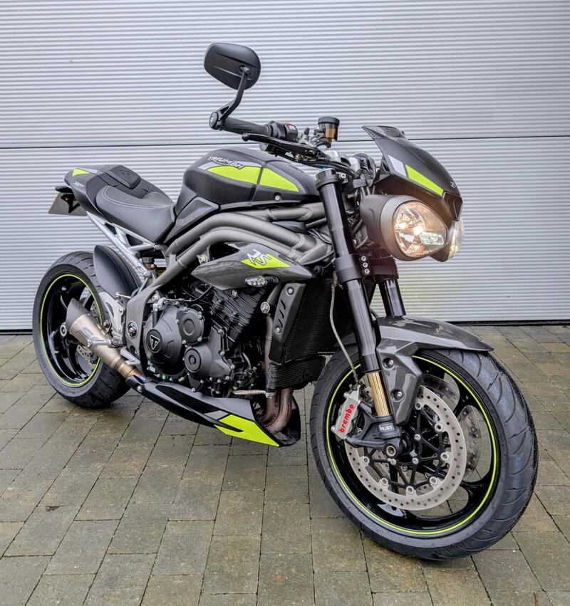 TRIUMPH SPEED TRIPLE 1050
