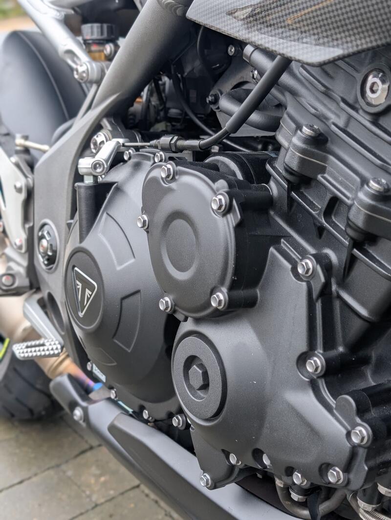 TRIUMPH SPEED TRIPLE 1050