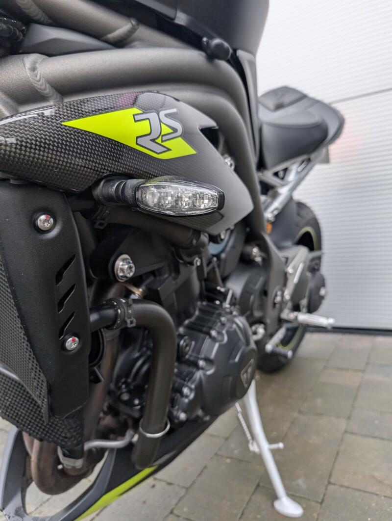 TRIUMPH SPEED TRIPLE 1050