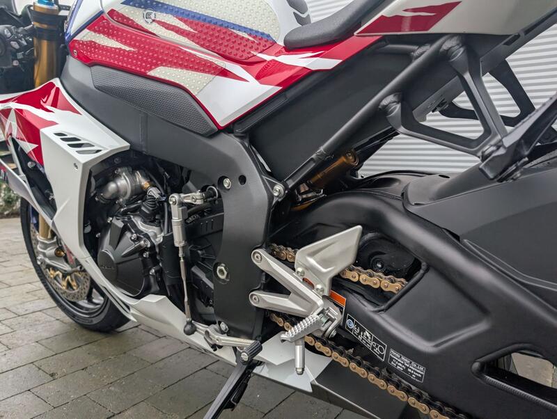 HONDA CBR1000RR Fireblade