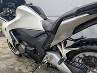 TRIUMPH DAYTONA 675