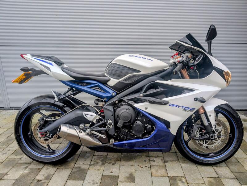TRIUMPH DAYTONA 675