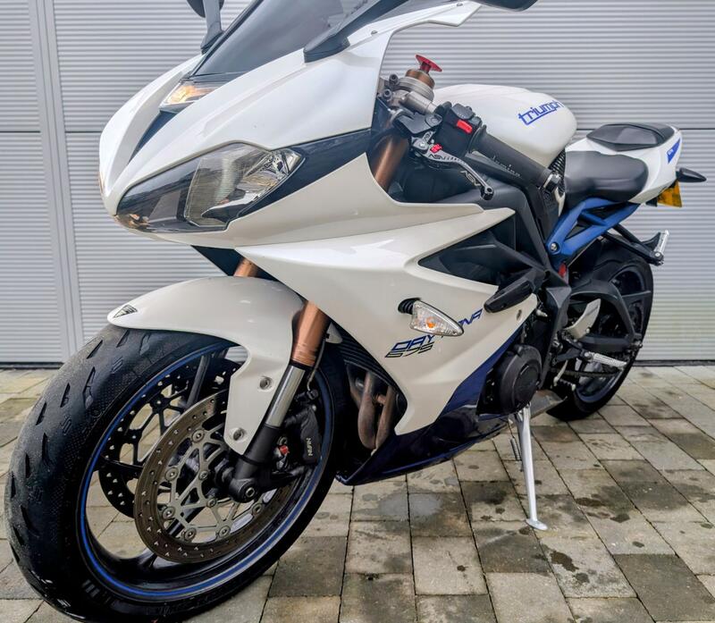 TRIUMPH DAYTONA 675