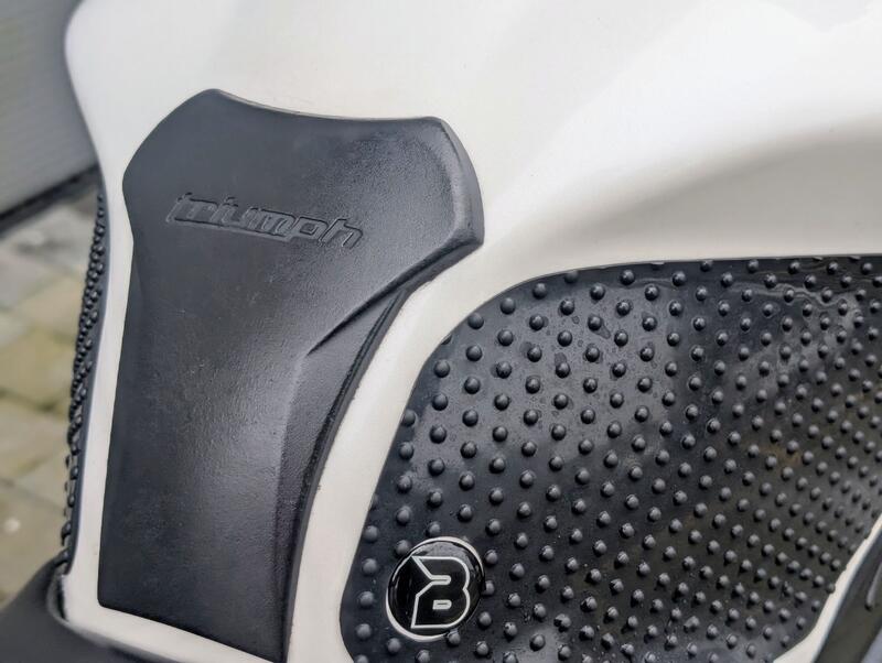 TRIUMPH DAYTONA 675