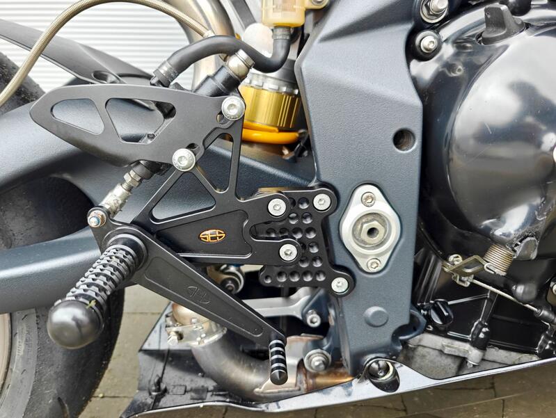 TRIUMPH DAYTONA 675