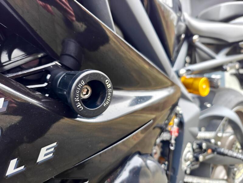 TRIUMPH DAYTONA 675