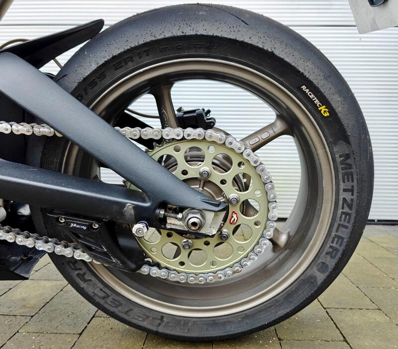 TRIUMPH DAYTONA 675