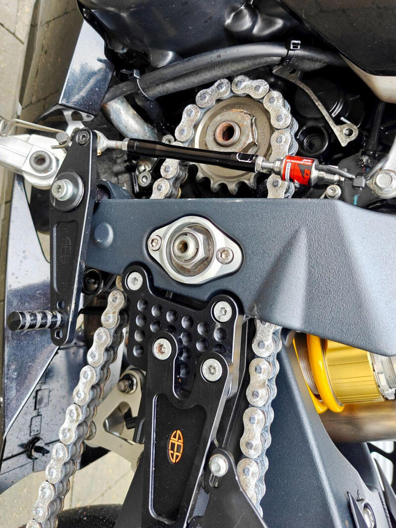 TRIUMPH DAYTONA 675