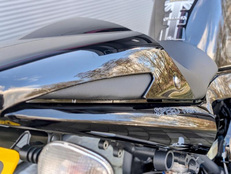TRIUMPH SPEED TRIPLE 1050