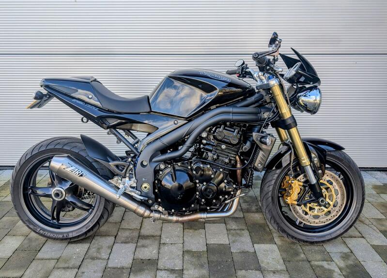 TRIUMPH SPEED TRIPLE 1050