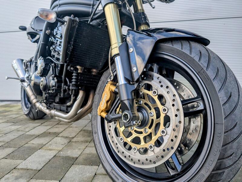 TRIUMPH SPEED TRIPLE 1050