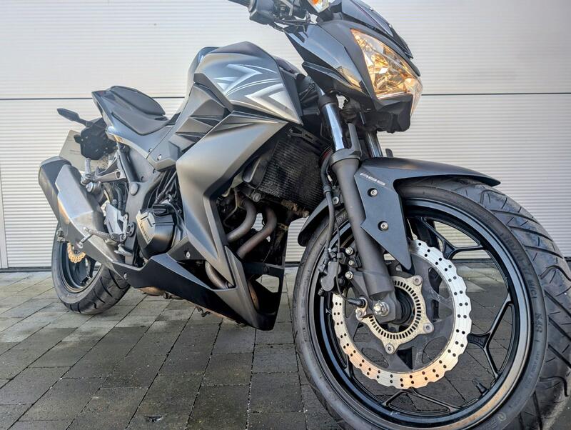 KAWASAKI Z300