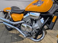 HONDA VF750