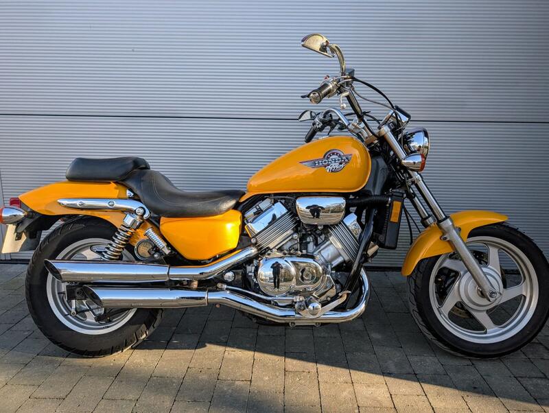HONDA VF750