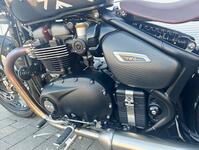 TRIUMPH Bobber