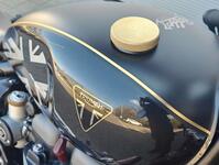 TRIUMPH Bobber